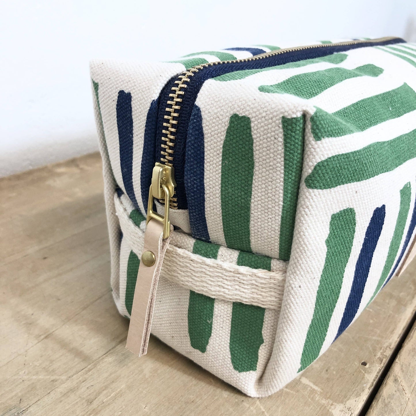 Kale Grid Dopp Kit